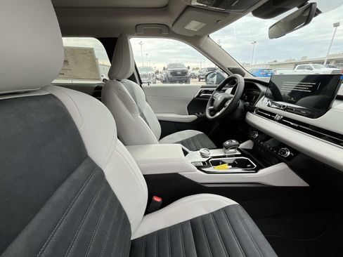 New 2026 Mitsubishi Outlander SE FWD image 19