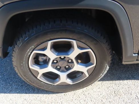 Used 2022 Jeep Compass Trailhawk AWD/4WD image 16