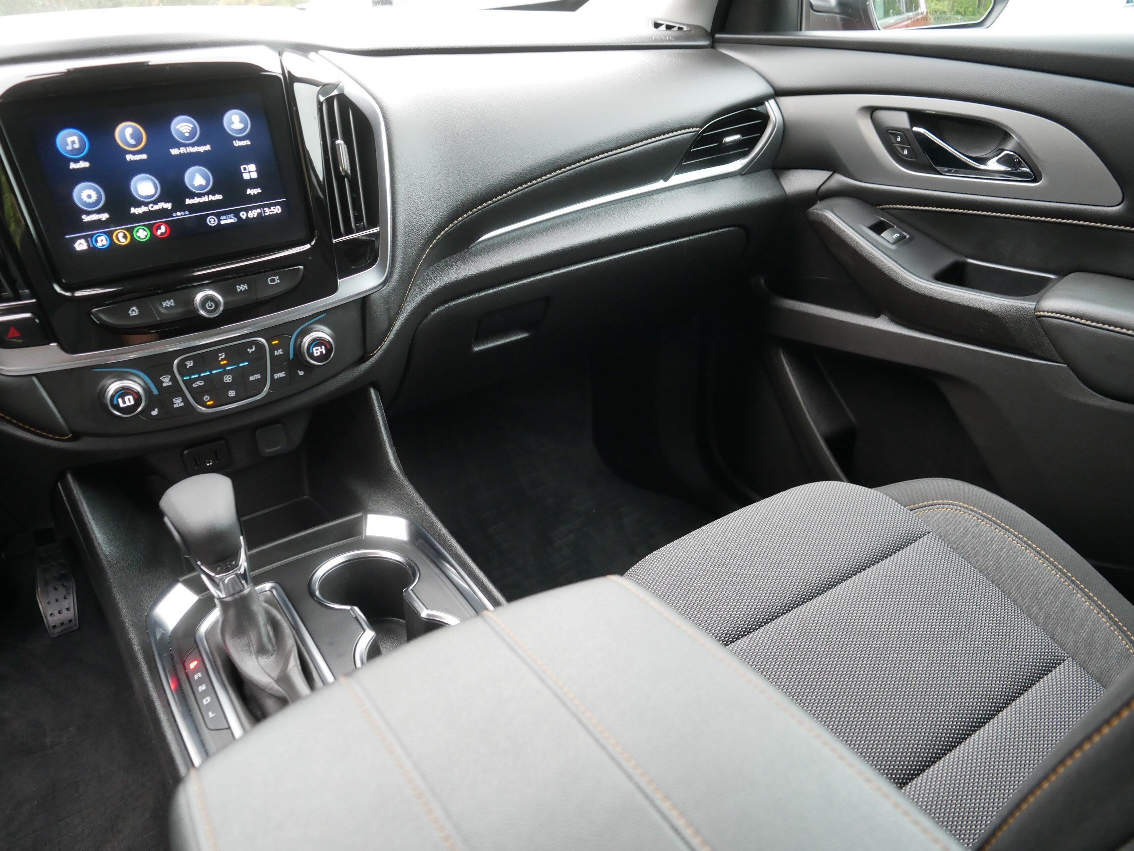 Used 2021 Chevrolet Traverse LT w/ LPO, Floor Liner Package AWD/4WD image 11