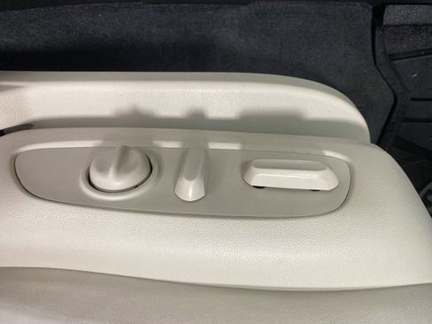 Used 2023 Buick Enclave Essence w/ LPO, Floor Liner Package AWD/4WD image 33