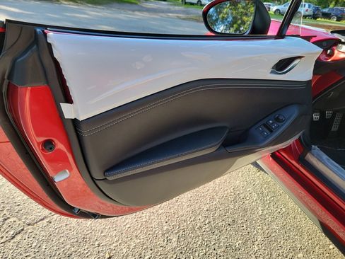 New 2026 MAZDA MX-5 Miata Club w/ Interior Package RWD image 16