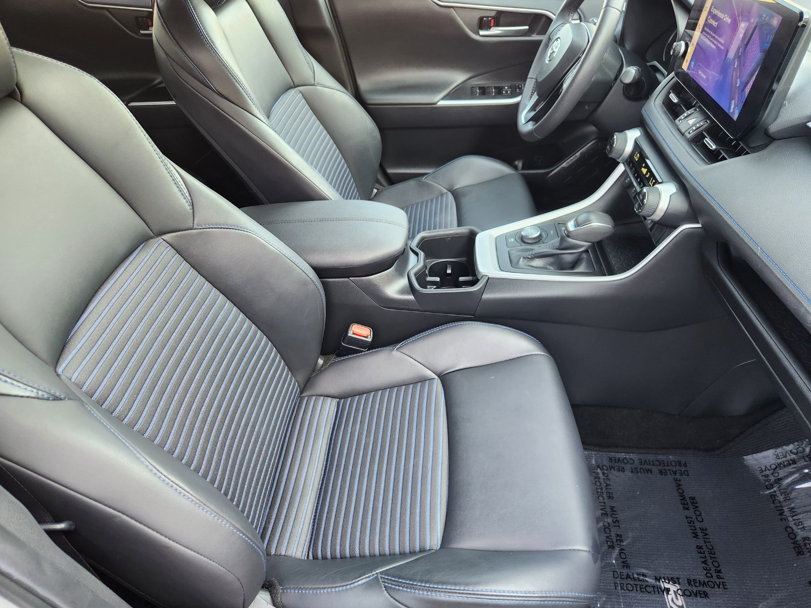 Used 2023 Toyota RAV4 XSE AWD/4WD image 18