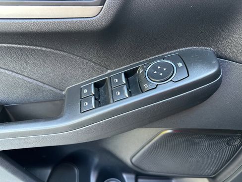 Used 2022 Ford Escape SE w/ SE Sport Appearance Package image 29