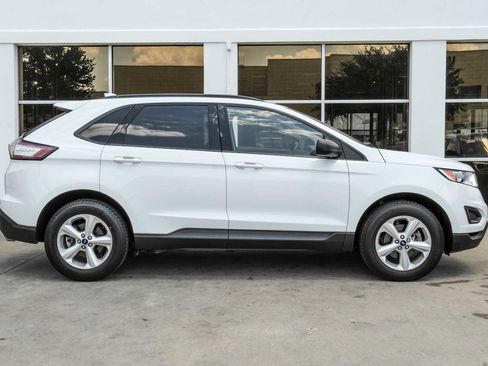Used 2017 Ford Edge SE image 7