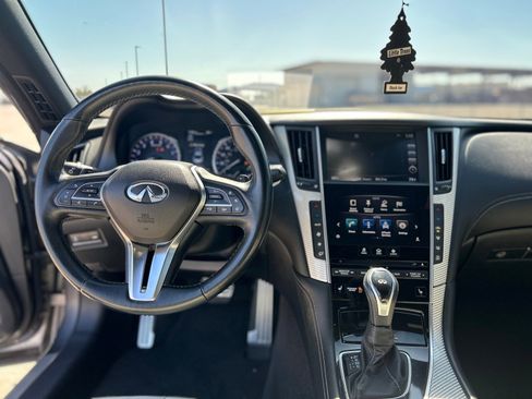 Used 2017 INFINITI Q60 Red Sport 400 image 15