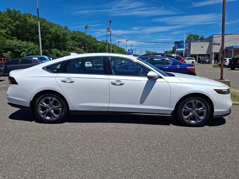 Certified 2023 Honda Accord EX image 7