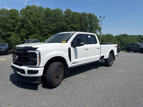Used 2025 Ford F250 Platinum AWD/4WD image 3