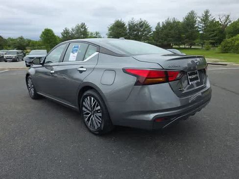 Used 2023 Nissan Altima 2.5 SV FWD image 14