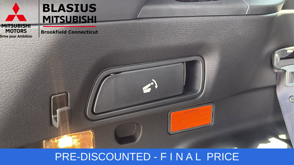 Used 2025 Mitsubishi Outlander ES AWD/4WD image 46
