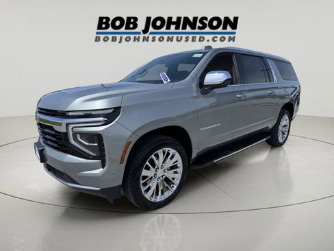 Used 2025 Chevrolet Suburban LS AWD/4WD image 21