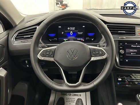 Used 2022 Volkswagen Tiguan SE image 12