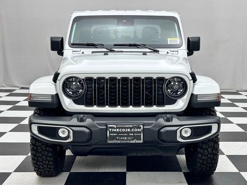 New 2025 Jeep Gladiator Sport image 3