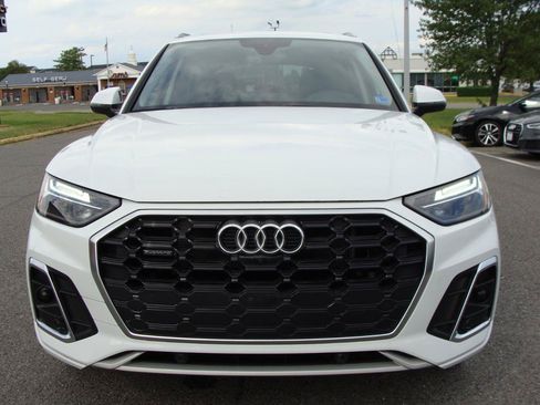 Used 2021 Audi Q5 e Premium Plus w/ Premium Plus Package AWD/4WD image 2
