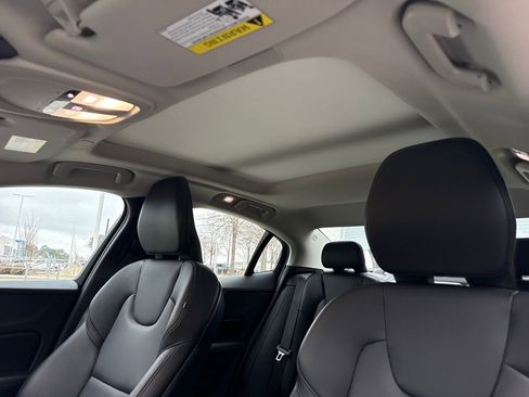 Used 2025 Volvo S60 B5 Core image 25