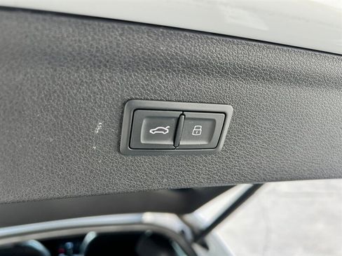 Used 2018 Audi Q3 2.0T Premium w/ Convenience Package image 27