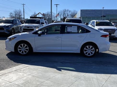 Used 2026 Toyota Corolla LE image 4