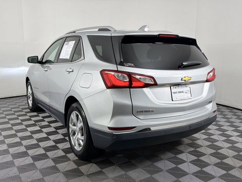 Used 2018 Chevrolet Equinox Premier FWD image 4