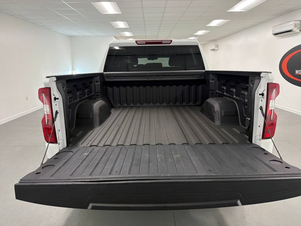 Used 2025 Chevrolet Silverado 1500 LT AWD/4WD image 8