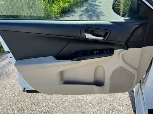 Used 2013 Toyota Camry LE FWD image 8