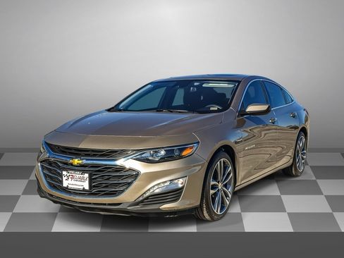 Used 2023 Chevrolet Malibu LT w/ Driver Confidence Package image 3