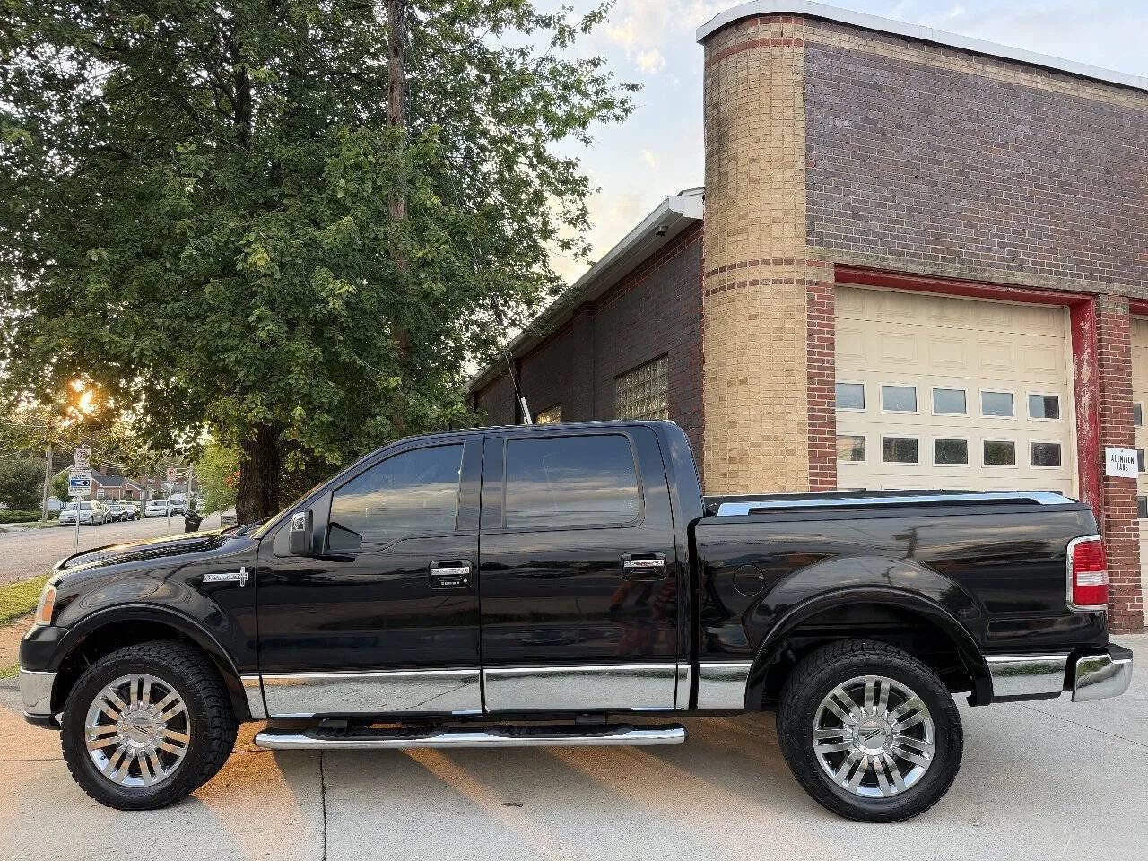 Used 2008 Lincoln Mark LT 4x4 image 21