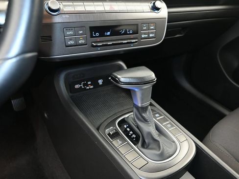 Used 2025 Hyundai Kona SEL AWD/4WD image 25