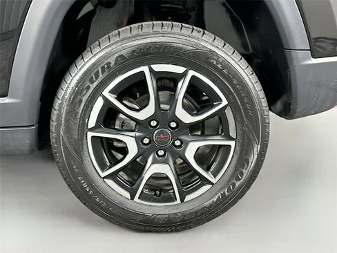 Used 2025 Jeep Compass Trailhawk AWD/4WD image 28