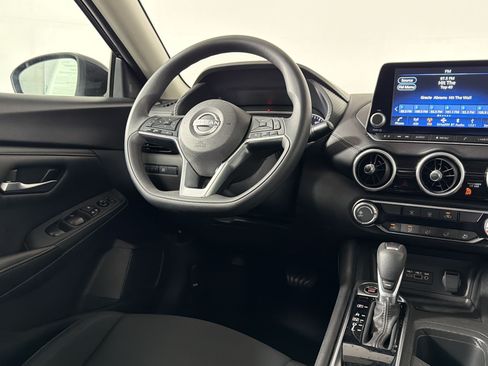 Used 2024 Nissan Sentra SV FWD image 27