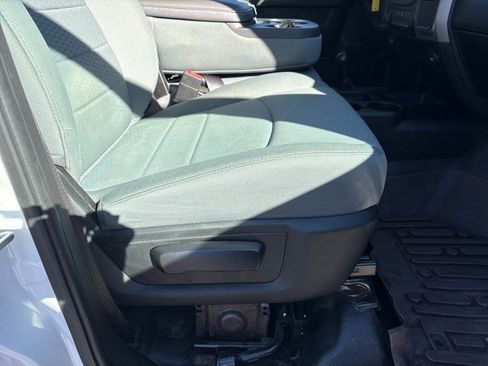 Used 2018 RAM 2500 Tradesman w/ Chrome Appearance Group image 9