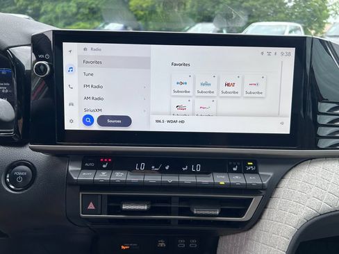 Used 2025 Toyota Camry XLE FWD image 29