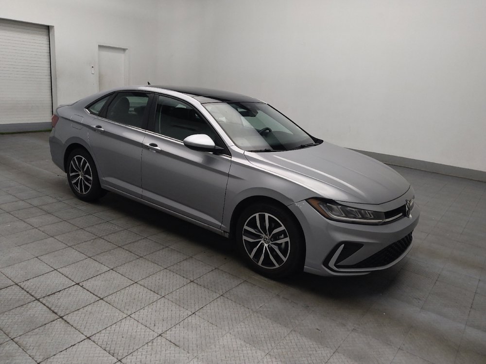 Used 2025 Volkswagen Jetta SE FWD image 11