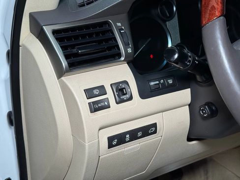 Used 2013 Lexus LX 570 4WD image 48