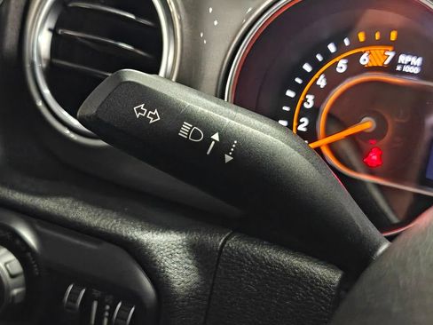 Used 2019 Jeep Wrangler Unlimited Sahara w/ Cold Weather Group AWD/4WD image 40