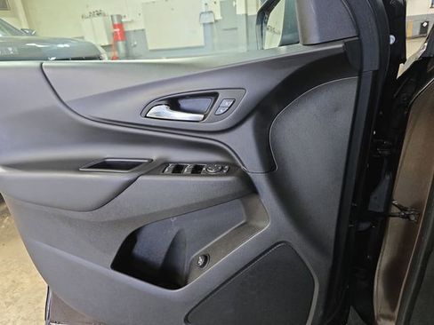 Used 2020 Chevrolet Equinox LT w/ Driver Convenience Package image 27