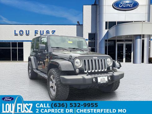 Used 2017 Jeep Wrangler Unlimited Sahara w/ Dual Top Group AWD/4WD image 1