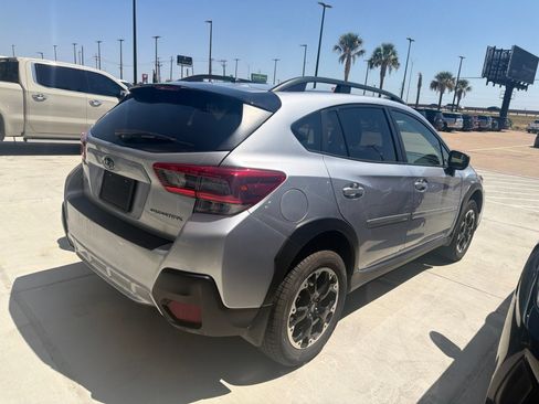 Used 2022 Subaru Crosstrek 2.0i AWD/4WD image 4