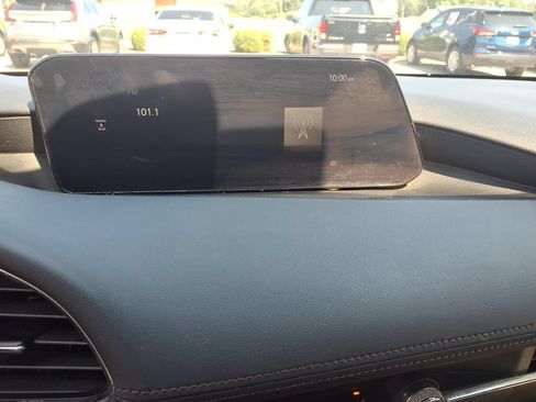 Used 2021 MAZDA MAZDA3 s FWD image 9