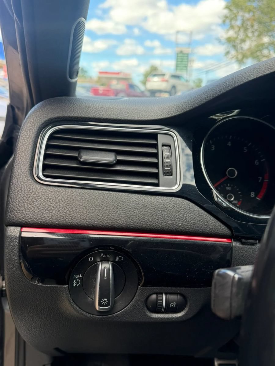 Used 2017 Volkswagen Jetta GLI FWD image 16