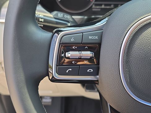 Certified 2023 Kia Sorento S w/ Panoramic Sunroof Package image 29