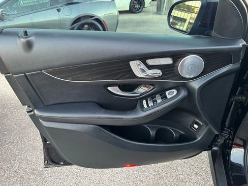 Used 2016 Mercedes-Benz GLC 300 4MATIC image 17