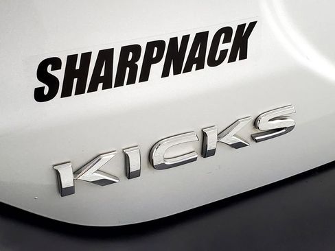 Used 2018 Nissan Kicks S image 23