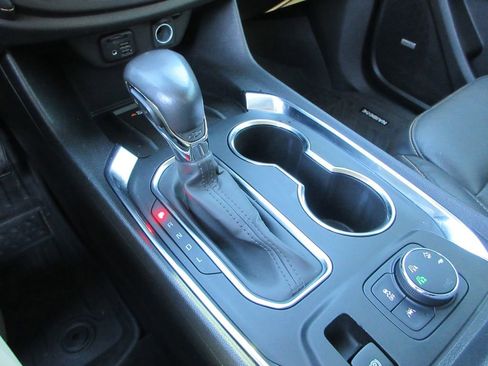 Used 2021 Chevrolet Traverse Premier image 33