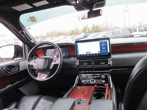 Used 2023 Lincoln Navigator Reserve w/ Equipment Group 201A image 28