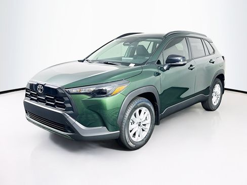 Used 2026 Toyota Corolla Cross LE FWD image 3