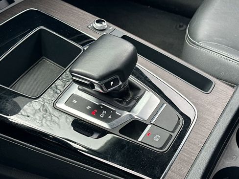 Used 2023 Audi Q5 2.0T Premium w/ Convenience Package image 18