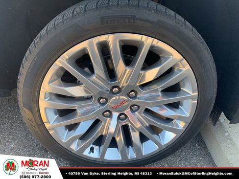 Used 2023 GMC Yukon Denali w/ Advanced Technology Package AWD/4WD image 4