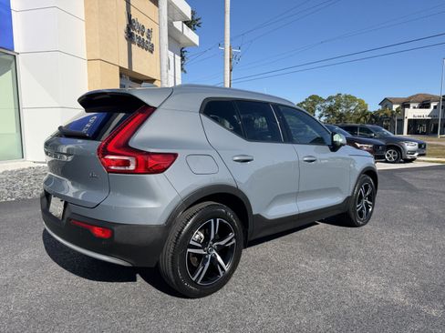 Certified 2023 Volvo XC40 B4 Core w/ Climate Package image 3