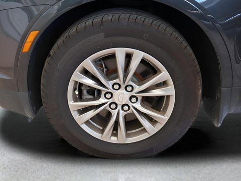 Used 2021 Cadillac XT5 Premium Luxury image 9