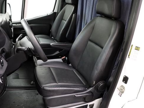 Used 2020 Mercedes-Benz Sprinter 2500 image 9