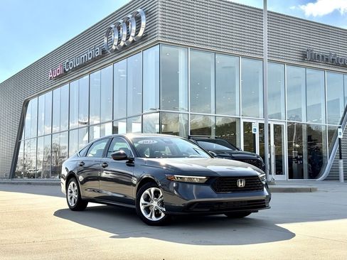 Used 2023 Honda Accord LX image 2